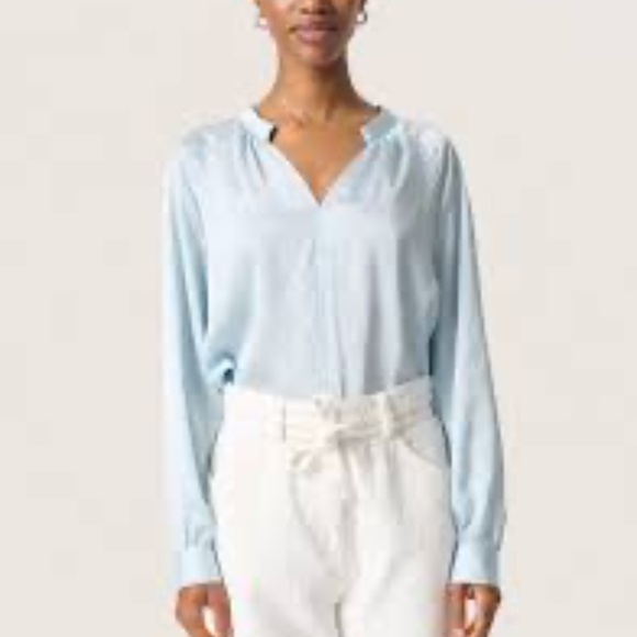 LOFT Light Blue Long Sleeve Blouse - Picture 3 of 4